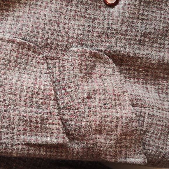 Vintage ladies tweed, wool blazer, size 13/14 Made in Uruguay. Fits like 6 or 8. - Picture 4 of 16